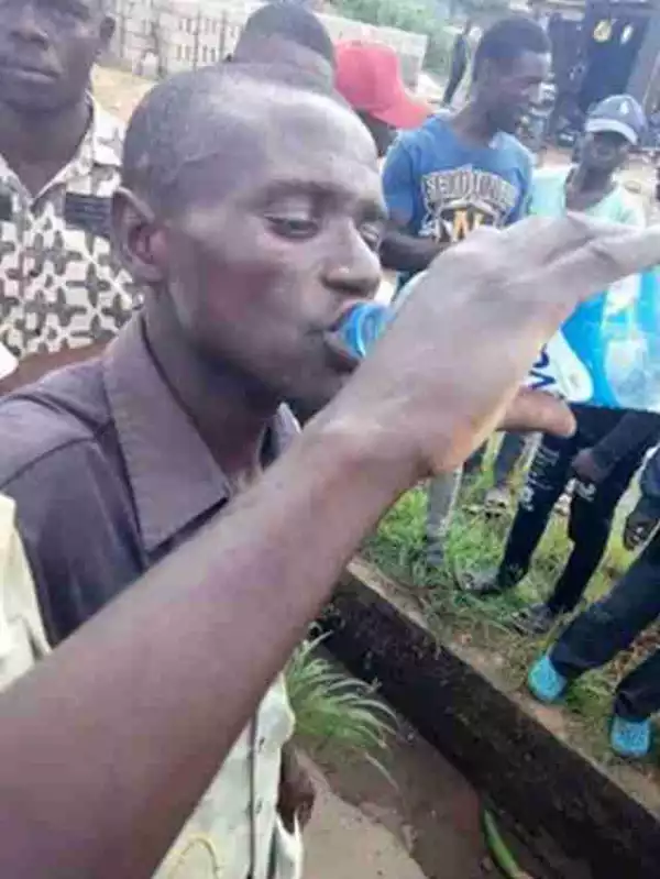 OMG!! See The Owerri Man Who Has Been Using Urine To Wash Cucumber He Sells For People (Photos)